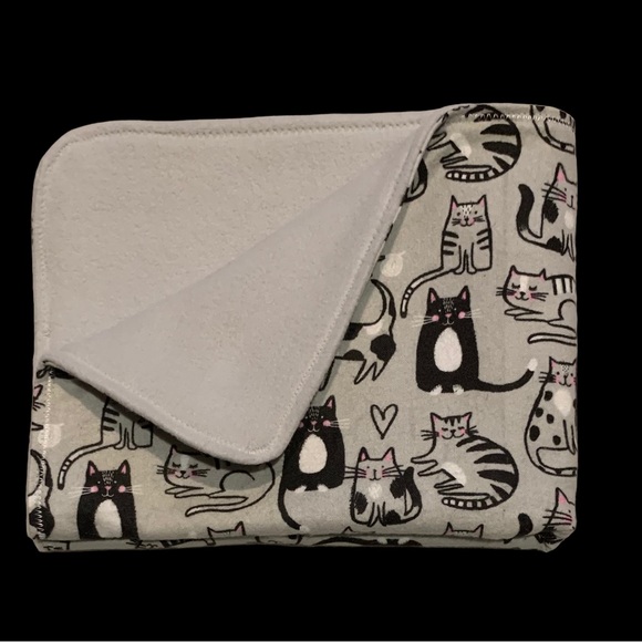 Other - 🖤💖🐾BRAND NEW😻Kitty Cat print cuddle/security blanket